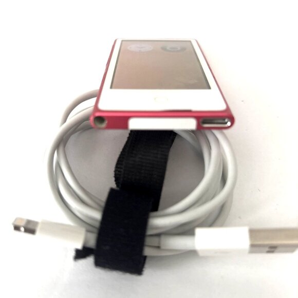 Apple iPod nano 7th Generation Mid 2015 Pink (16GB) with Charging cable - Picture 4 of 4